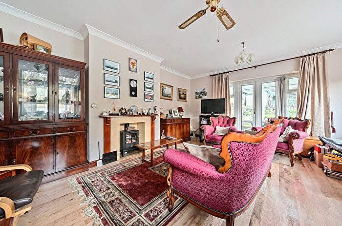 2 Bedroom Bungalow For Sale In Maidstone Road, Borden, Sittingbourne, Kent, ME9