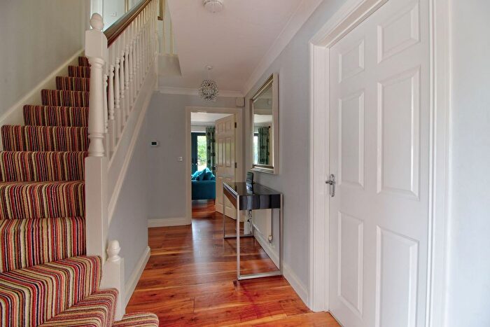 5 Bedroom Detached House For Sale In Evesham Place, Wokingham, RG41