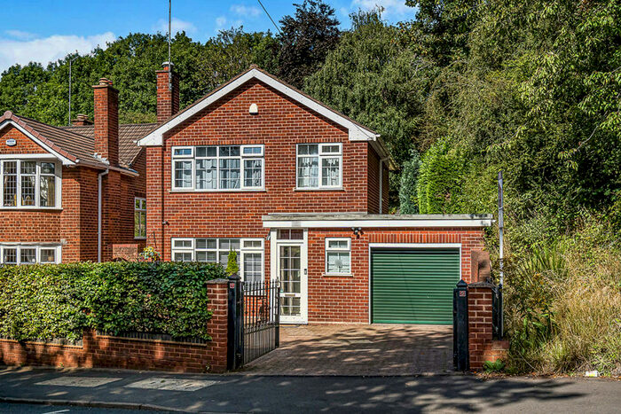 3 Bedroom Detached House To Rent In Baptist End Road, Dudley, West Midlands, DY2