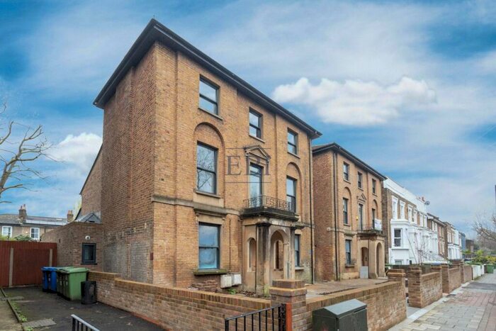 2 Bedroom Apartment To Rent In Asylum Road, Peckham, SE15