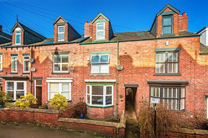 4 Bedroom Terraced House For Sale In Westbrook Bank, Sharrow Vale, S11