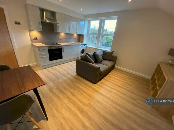 1 Bedroom Flat To Rent In Moorville, Horsforth, Leeds, LS18