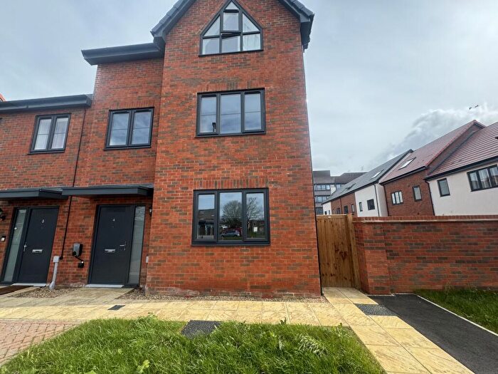 3 Bedroom House To Rent In Osbourne Gardens, Aylesbury, HP21