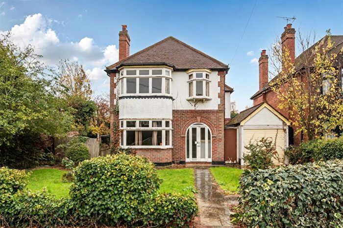 3 Bedroom Detached House For Sale In Eastmont Road, Esher, KT10