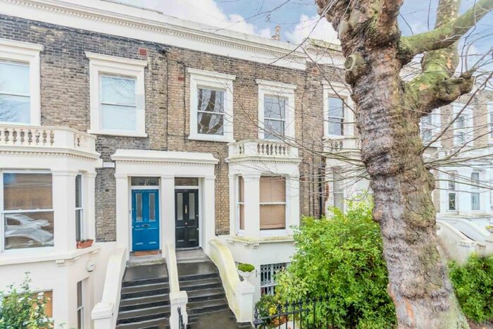 1 Bedroom Flat To Rent In Chadwick Road Peckham, SE15