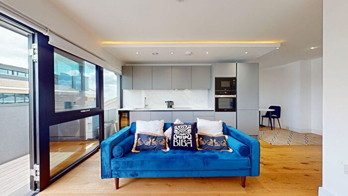 1 Bedroom Flat To Rent In New Horizons Court, Brentford, TW8