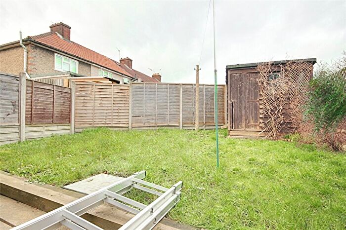 3 Bedroom Terraced House To Rent In Croft Road, Enfield, EN3