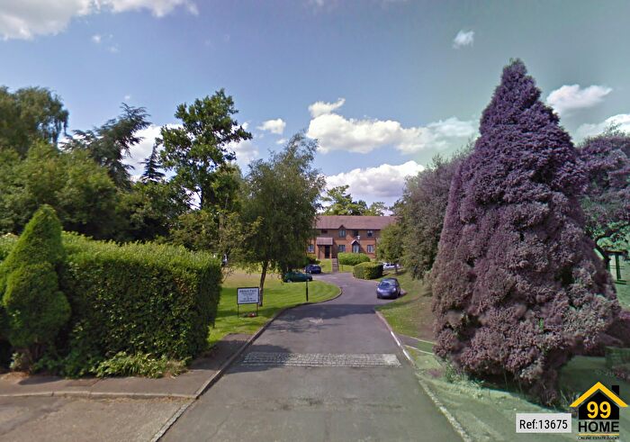 2 Bedroom Flat To Rent In Altdam Farm, Redhill, Reigate And Banstead Borough, RH1