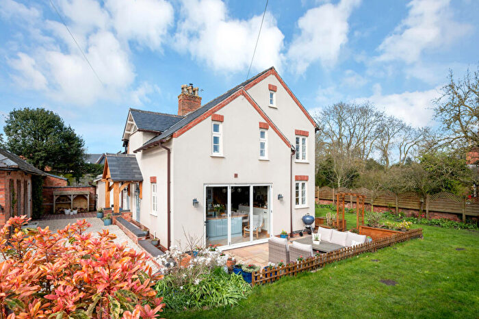 3 Bedroom Semi-Detached House For Sale In Church Gate, Clipston-on-the-Wolds, NG12