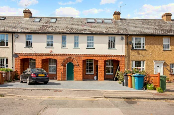 4 Bedroom Terraced House To Rent In Bernays Close Stanmore, HA7