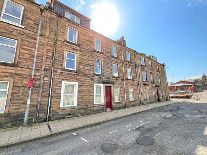 2 Bedroom Flat To Rent In /, Duke Street, Hawick, TD9
