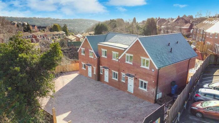 3 Bedroom End Of Terrace House To Rent In Hicks Farm Rise, High Wycombe, HP13