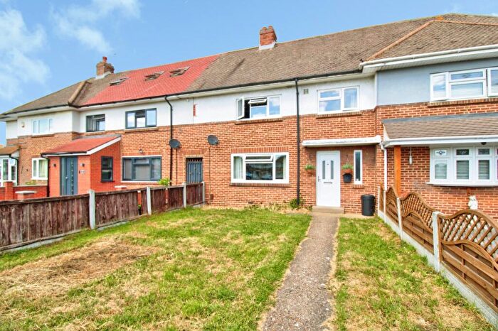 3 Bedroom Terraced House For Sale In Masefield Crescent, Romford, RM3