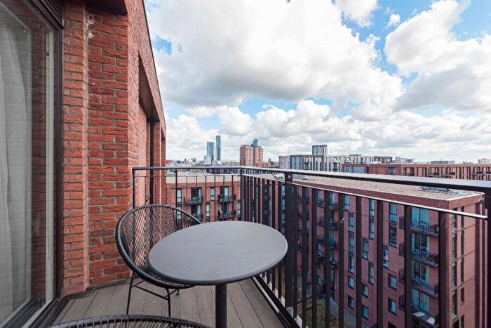 2 Bedroom Apartment To Rent In New Maker Yards, Middlewood St, M5