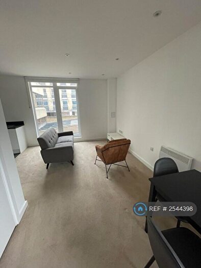 1 Bedroom Flat To Rent In High Street, Reading, RG1