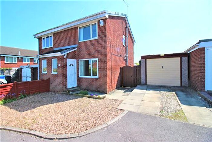 2 Bedroom Semi-Detached House For Sale In Oakworth View, Halfway, Sheffield, S20