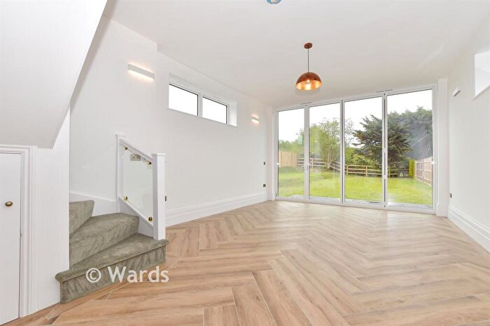 4 Bedroom Detached House For Sale In Stonehorse Lane, Rochester, Kent, ME3