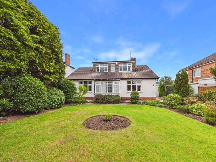 4 Bedroom Detached Bungalow For Sale In Chestnut Avenue, Mickleover, DE3