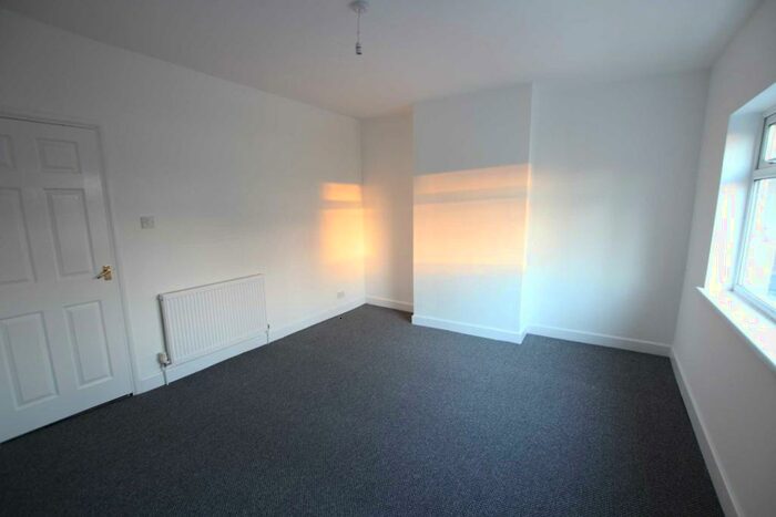 3 Bedroom Terraced House To Rent In Corporation Road, Grimsby, DN31