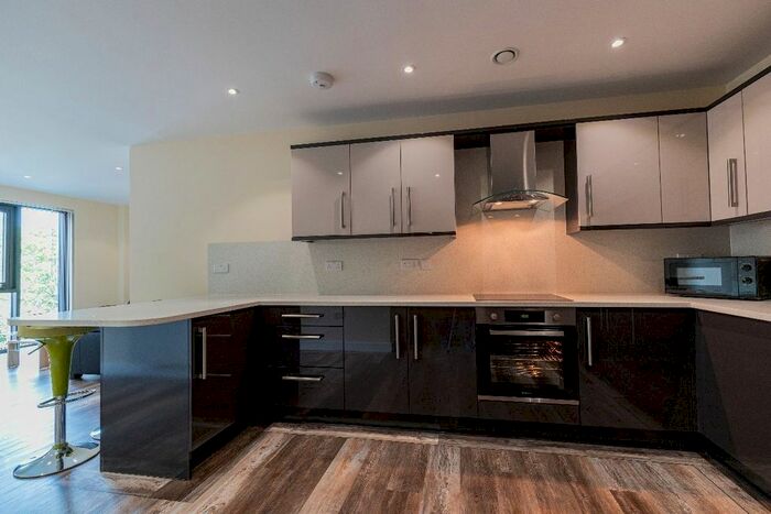 3 Bedroom Flat To Rent In Harrow Street, Sheffield, S11