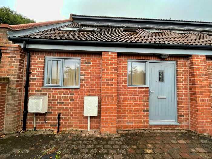 3 Bedroom End Of Terrace House To Rent In Sangha Close, Leicester, LE3