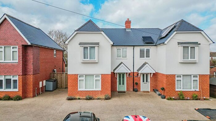 4 Bedroom Semi Detached House For Sale In Station Road, Staplehurst, TN12