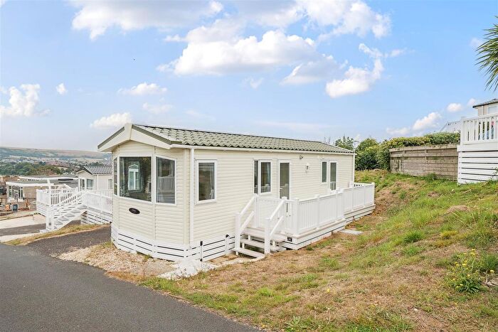 2 Bedroom Mobile/park Home For Sale In Panorama Road, Swanage, BH19