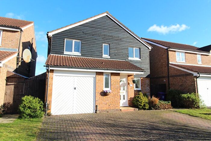 4 Bedroom Detached House To Rent In Holden Close, Hitchin, SG4