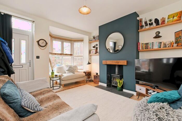 3 Bedroom Semi Detached House For Sale In Waller Road, Walkley, Sheffield, S6