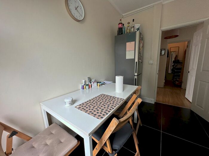 2 Bedroom Flat To Rent In George Row, London, SE16