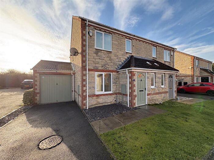 3 Bedroom Semi Detached House To Rent In Pinewood Close, Darlington, DL1