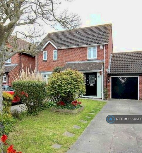 3 Bedroom Detached House To Rent In Portsmouth Road, Essex, CO15