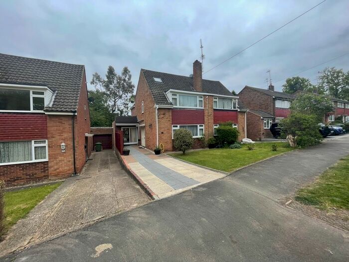 4 Bedroom Semi-Detached House To Rent In Dugdale Hill Lane, Potters Bar, EN6