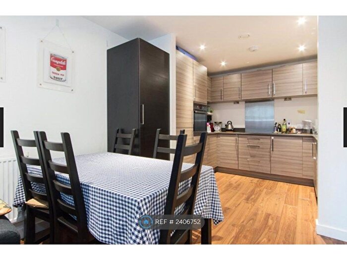 2 Bedroom Flat To Rent In Atkins Square, London, E8