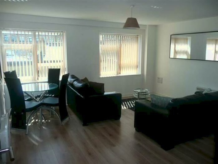 2 Bedroom Flat To Rent In Even, Stone Street, Bradford, BD1