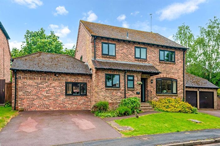 5 Bedroom Detached House For Sale In Lower Bere Wood, Waterlooville, PO7