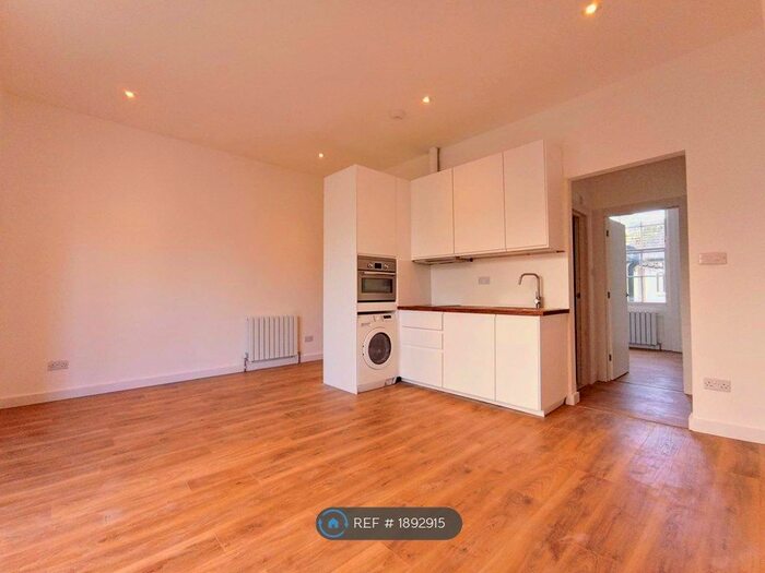 1 Bedroom Flat To Rent In Clarence Square, Brighton, BN1