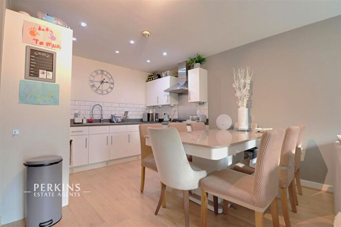 2 Bedroom Flat For Sale In Northolt, UB5