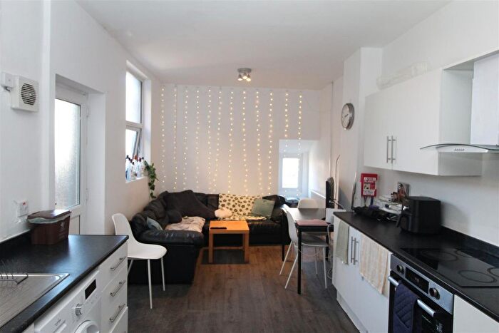 5 Bedroom Property To Rent In Tewkesbury Street, Cathays, Cardiff, CF24