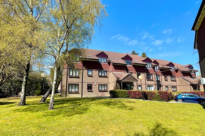 2 Bedroom Flat To Rent In Jardine Court, Crowborough, TN6
