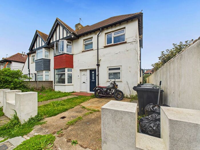 2 Bedroom Flat To Rent In Derek Avenue, Hove, BN3