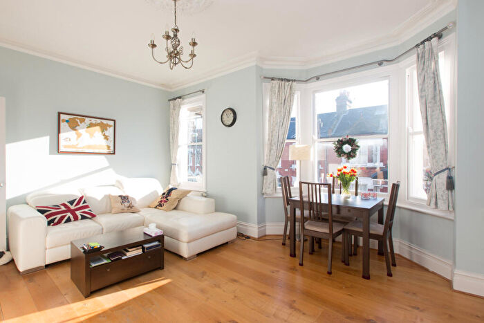 2 Bedroom Flat To Rent In Broxash Road, Battersea, SW11