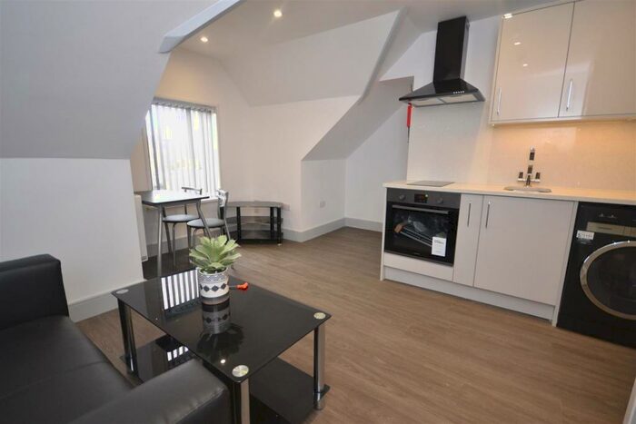 1 Bedroom Flat To Rent In Whitley Street, Reading, RG2