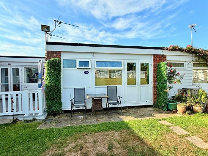 2 Bedroom Chalet For Sale In Hemsby, NR29