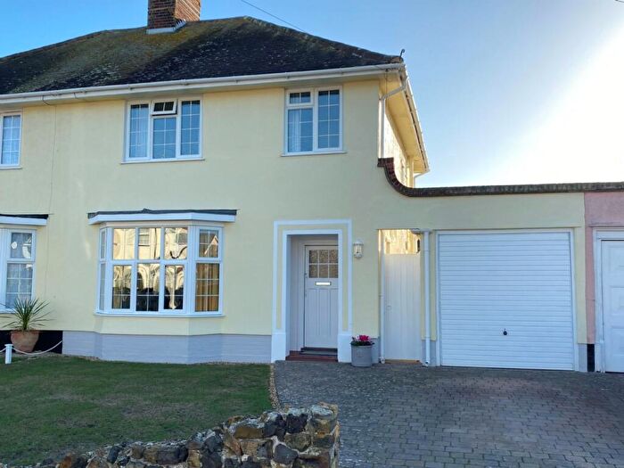 3 Bedroom Semi-Detached House For Sale In Hadleigh Road, Frinton-on-sea, CO13