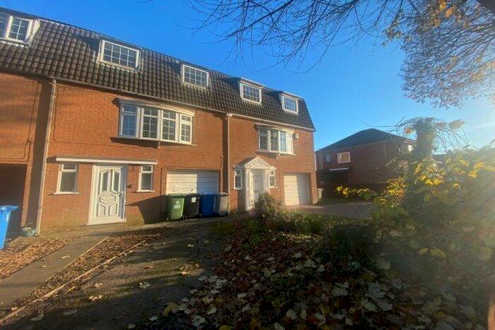 3 Bedroom Property To Rent In Heyes Leigh, Altrincham, WA15