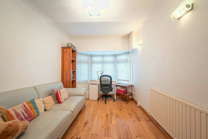 4 Bedroom House To Rent In Finchley Park, North Finchley, London, N12