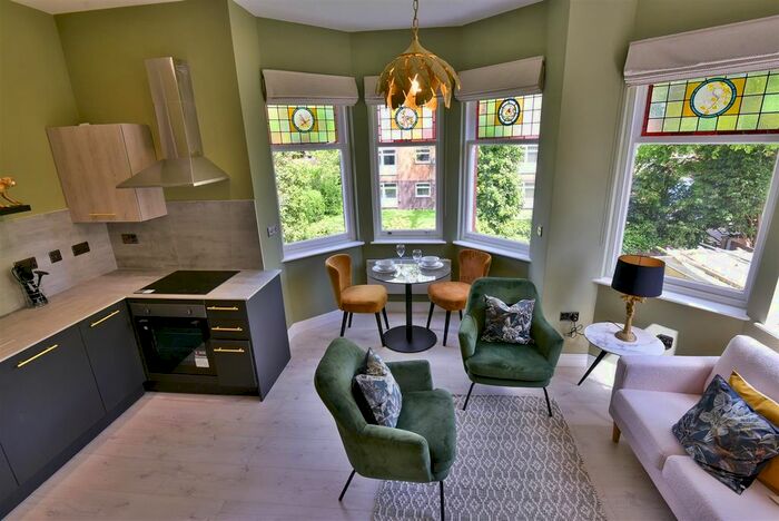 2 Bedroom Flat To Rent In Davenport Park Road, Stockport, SK2