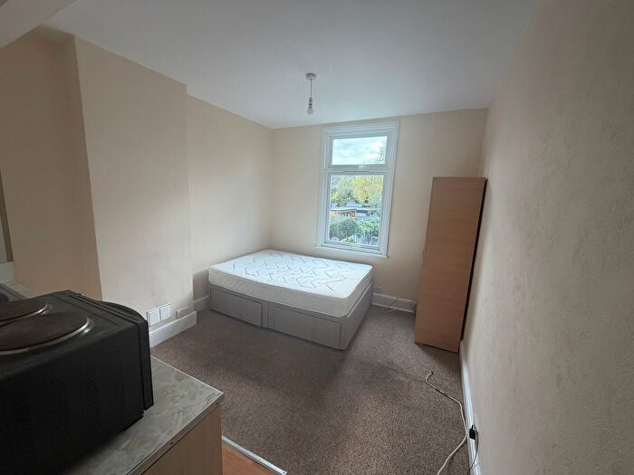 Studio To Rent In Westmead Road, Sutton, SM1