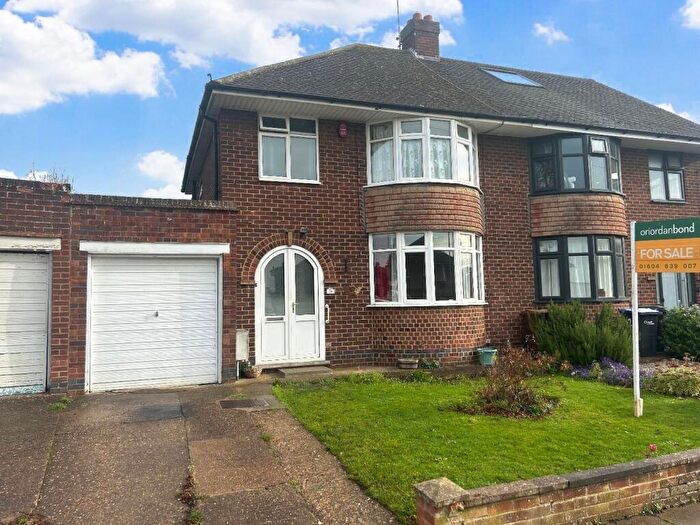 3 Bedroom Semi-Detached House For Sale In Spinney Hill Road, Spinney Hill, Northampton, NN3